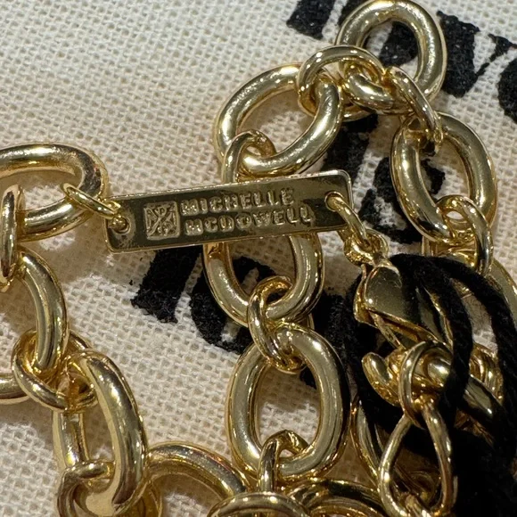 💝 Love is Project Gold Tone Heart Chain Necklace NWT Valentine’s Day - Picture 4 of 4